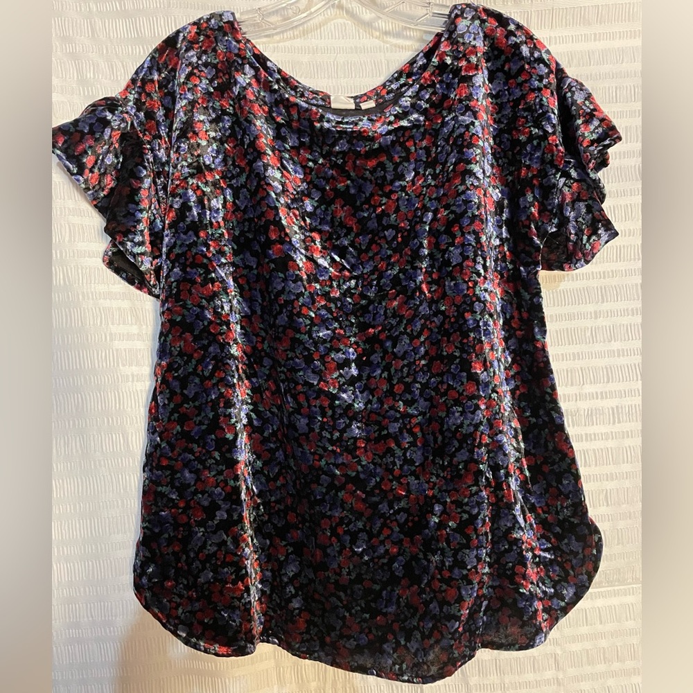 GAP Velvet Floral Short Sleeve Top - Black with Red & Purple Flowers